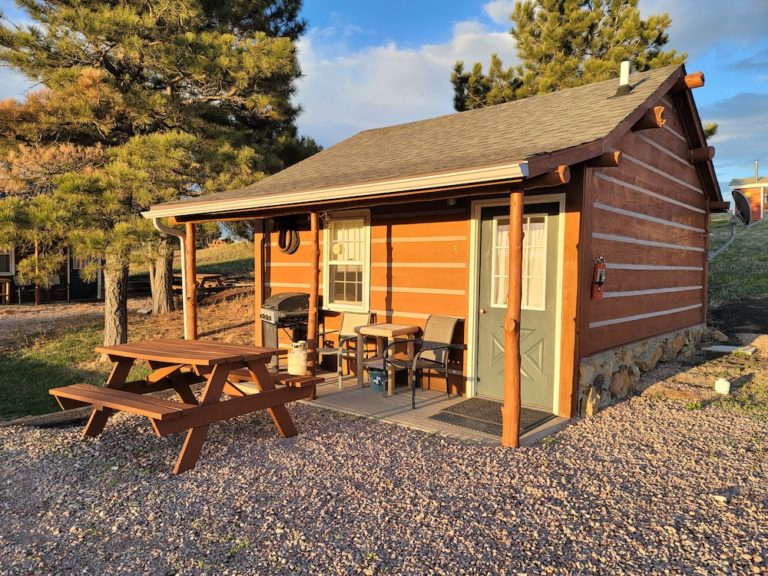 Cabin 3 - Empire Lodge | Pine Haven WY