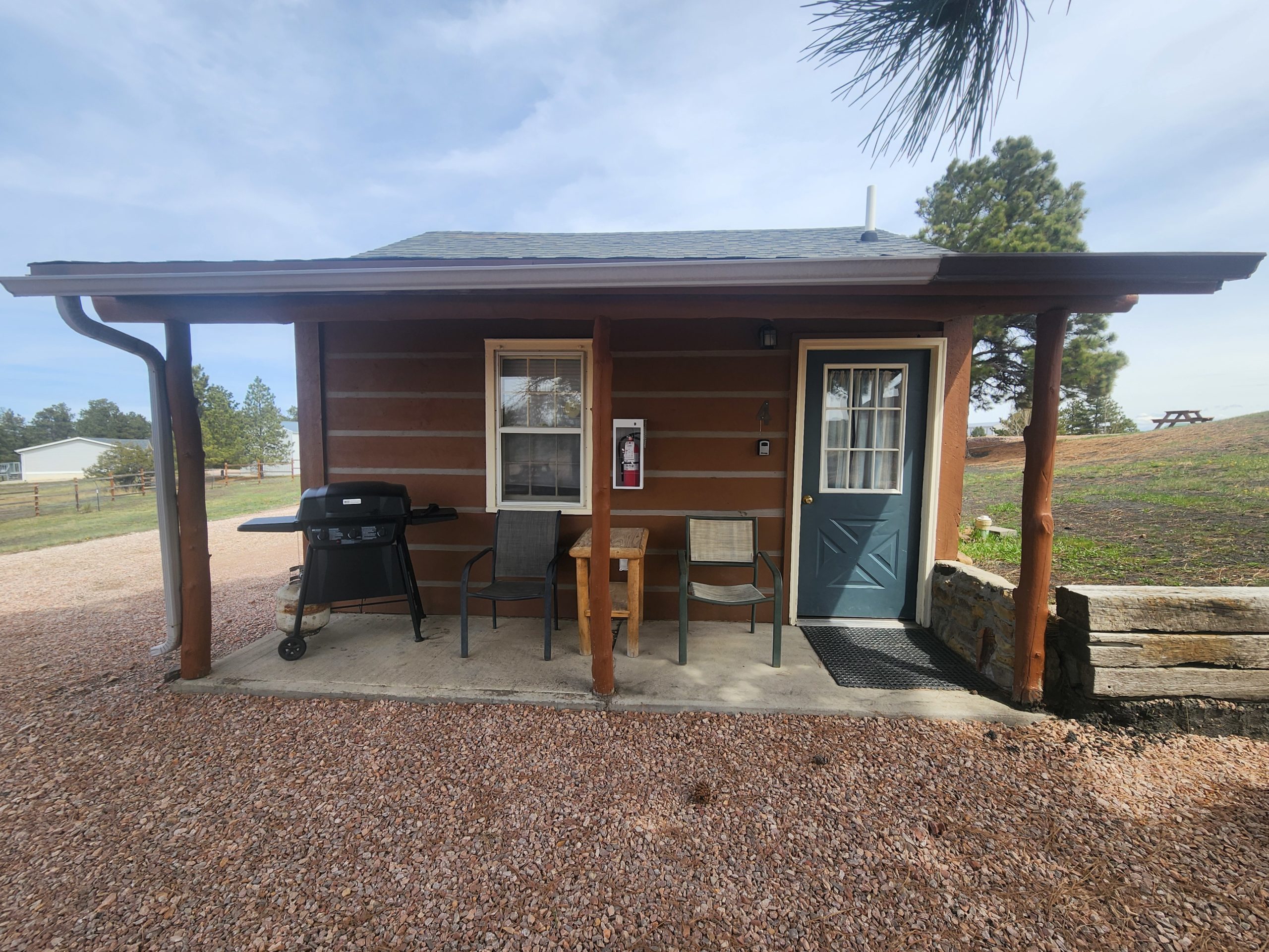 Cabin 4 Empire Lodge Pine Haven Wy